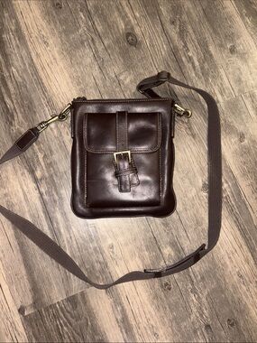 Vintage Eddie Bauer brown leather crossbody -